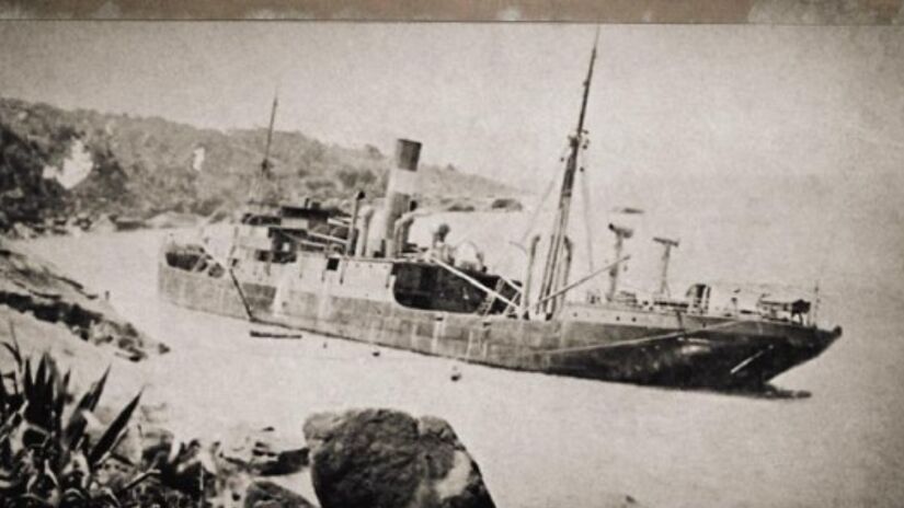 O Therezina encalhado / Acervo Jos&eacute; Carlos Silvares/Reprodu&ccedil;&atilde;o/Naufr&aacute;gios de Ilhabela/PMI