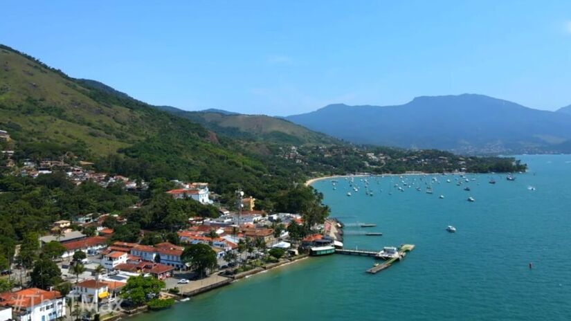 Hoje, o mist&eacute;rio atrai mergulhadores do mundo todo, que exploram as carca&ccedil;as submersas / Reprodu&ccedil;&atilde;o/Youtube