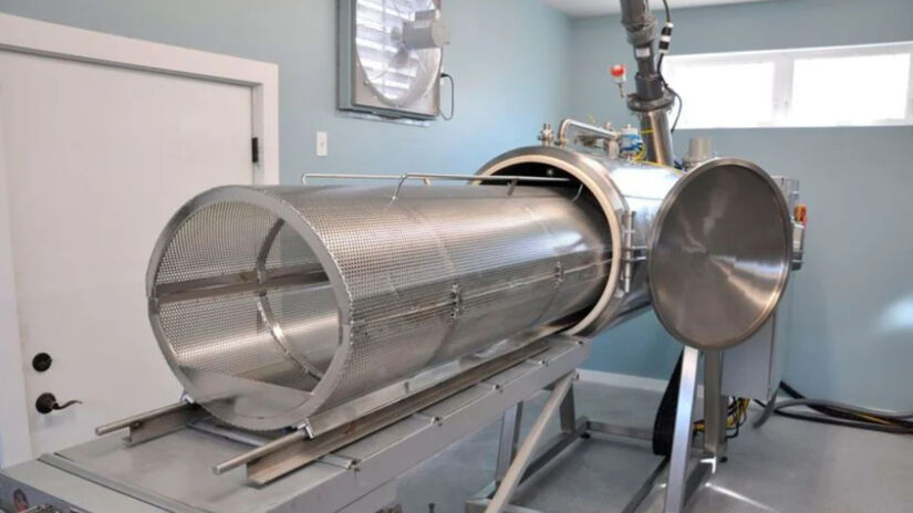 O processo pode ser descrito como uma espécie de cremação com água / Wikimedia Commons/Shraddha Ranganathan