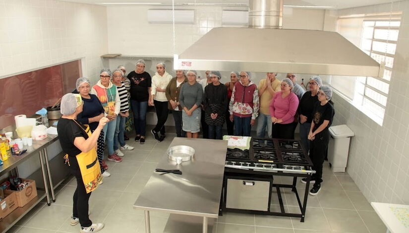 O Fundo Social de Solidariedade (FSS) de Santos também abriu inscrições para cursos de padaria artesanal e artesanato, com 40 vagas disponíveis / Divulgação PMS