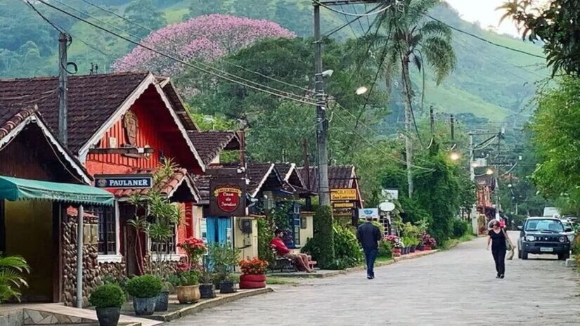 Atualmente, com mais de 5 mil habitantes, a principal fonte de renda dos moradores da regi&atilde;o &eacute; o turismo (Viscondedemaua.com.br/Reprodu&ccedil;&atilde;o)