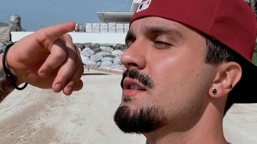 O artista soma milhões de seguidores nas redes sociais e mantém forte presença digital /Instagram