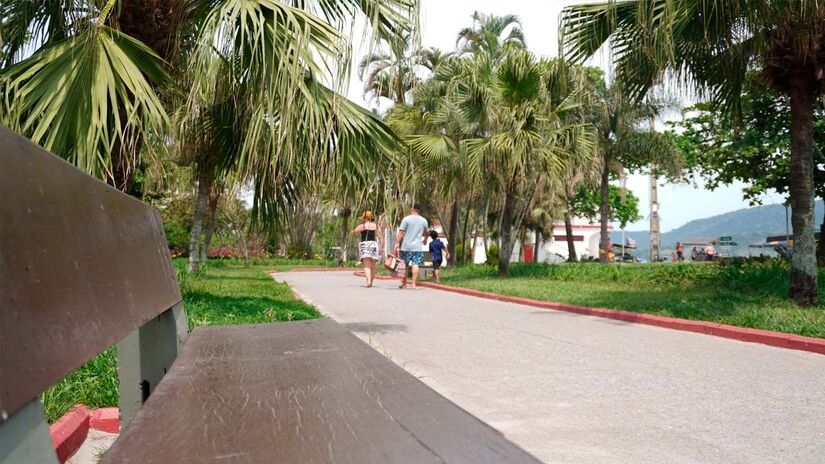 A orla de Santos tem cerca de 7 km de extensão contínua entre os bairros José Menino e Ponta da Praia/Renan Lousada/DL