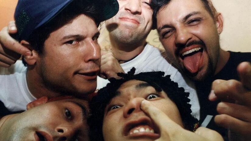 Grupo vendeu mais de 3 milhões de cópias em menos de um ano/Reprodução