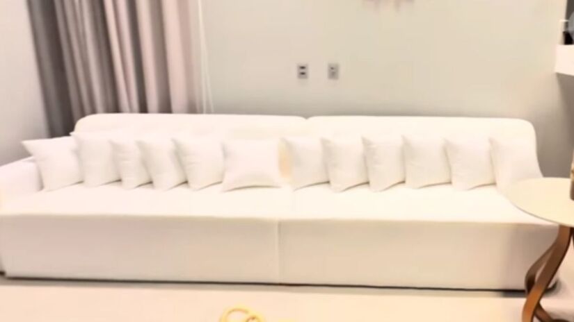 Condomínio oferece estrutura com academia, lago, áreas de lazer e segurança /Reprodução