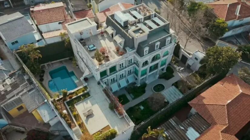 Mansão de Anita Harley na Aclimação reúne 96 cômodos e chama atenção pelo tamanho /Reprodução