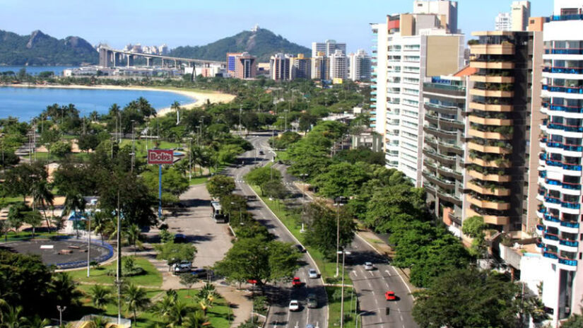 Vitória combina infraestrutura urbana, acesso ao mar e indicadores sociais elevados / Wikimedia Commons/Getuliorpj