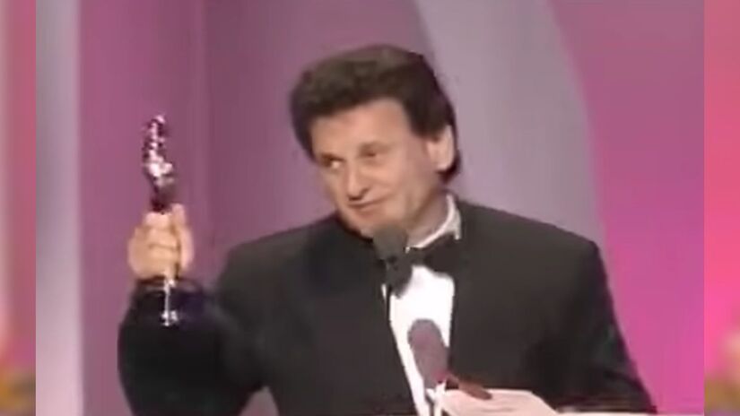 Joe Pesci teve um discurso um pouco maior, e pelo menos dava para pensar em fazer um segundo respiro (Oscar/YouTube)