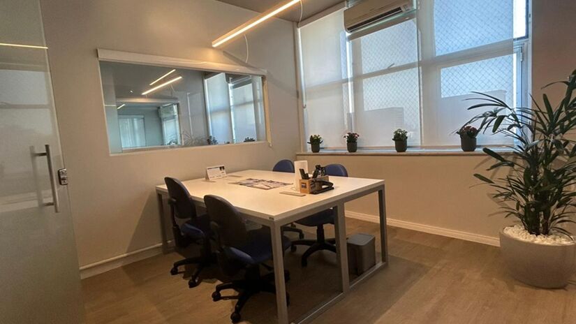 Escritório do Diário do Litoral tem ainda mais espaço, novas salas, espaços colaborativos e um novo estúdio (Júlia Macêdo/DL)