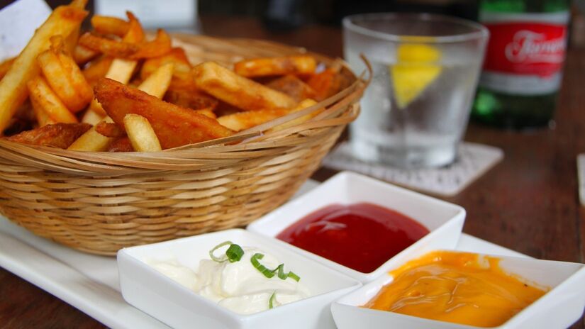 Uma alimentação desequilibrada pode abrir caminho para diversos problemas de saúde / Pixabay