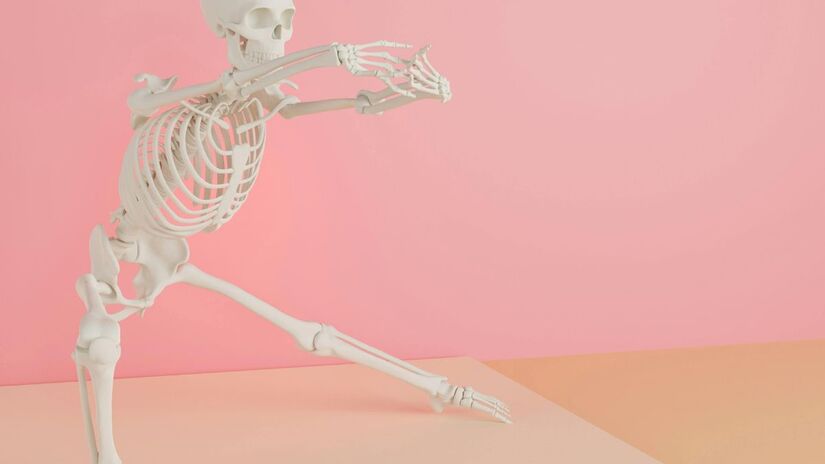 Alimentação rica em cálcio é parte essencial do tratamento/Pexels