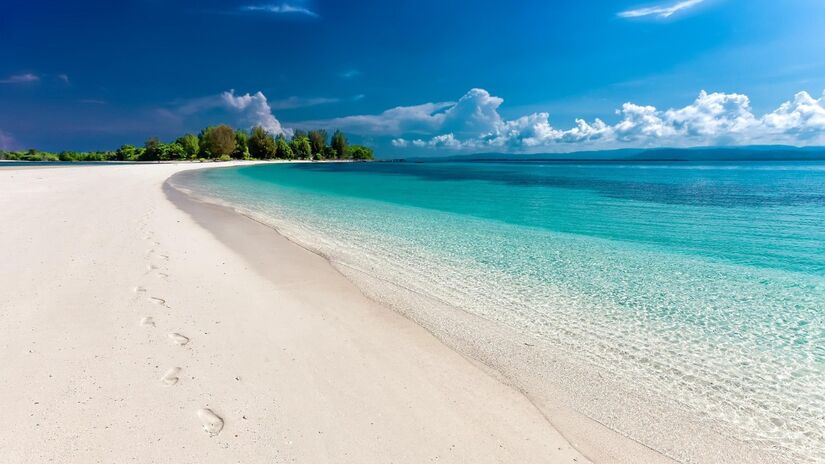 A areia das praias brasileiras tem potencial econômico / Kanenori/Pixabay