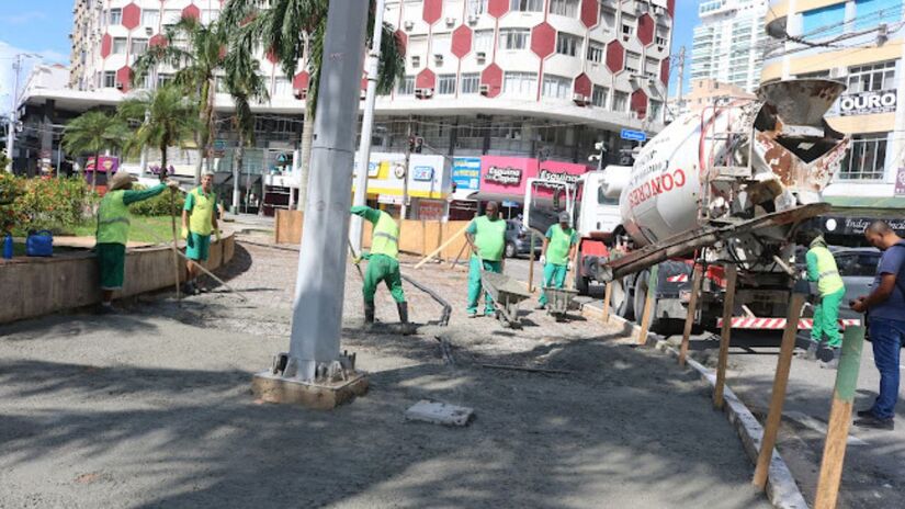 Fontes da Praça da Independência voltarão a funcionar após reativação prevista na obra /PMS