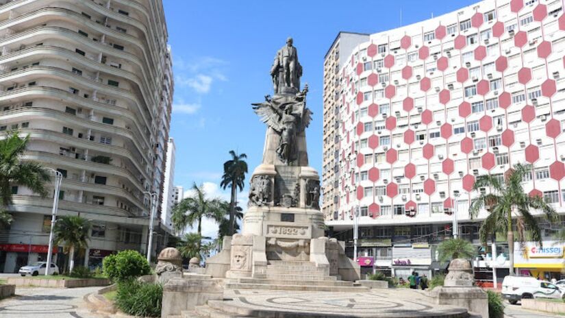 Mosaicos originais passam por catalogação antes de serem recolocados no piso /PMS