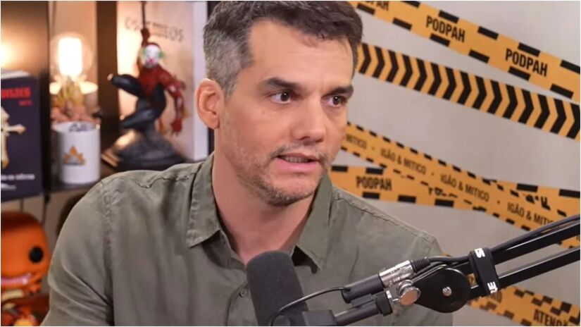 Wagner Moura ainda é torcedor fanático pelo Vitória, tendo 'chamado a atenção' com os apresentadores do Podpah por eles não saberem desta informação (Podpah/Youtube)
