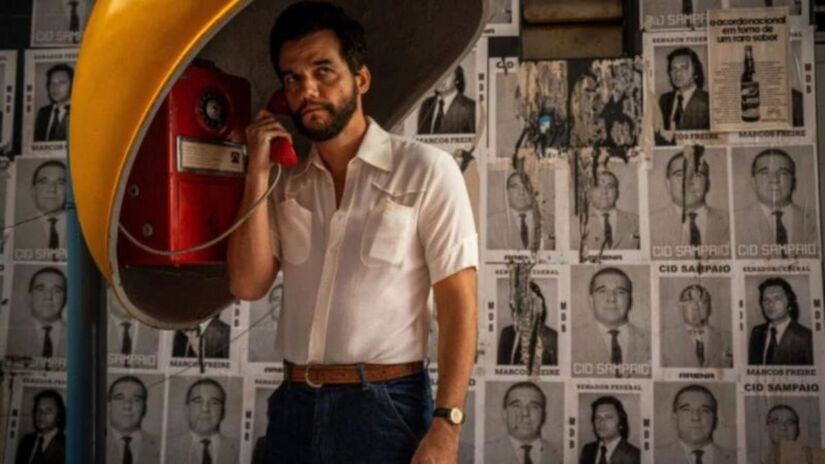 A estreia de Moura no cinema foi na produção 'O Sabor da Paixão', onde ele tinha um papel secundário. Segundo o próprio, por conta deste detalhe, ele não foi bem tratado durante as gravações e guarda a experiência com tristeza (Vitrine Filmes/Divulgação)