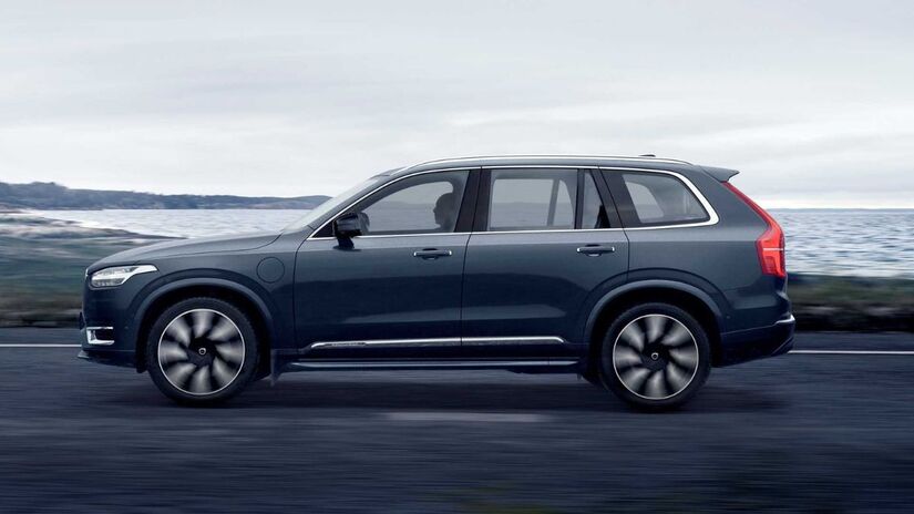 O c&acirc;mbio &eacute; autom&aacute;tico de 8 marchas, e a acelera&ccedil;&atilde;o de 0 a 100 km/h &eacute; feita em 5,4 segundos (Divulga&ccedil;&atilde;o)