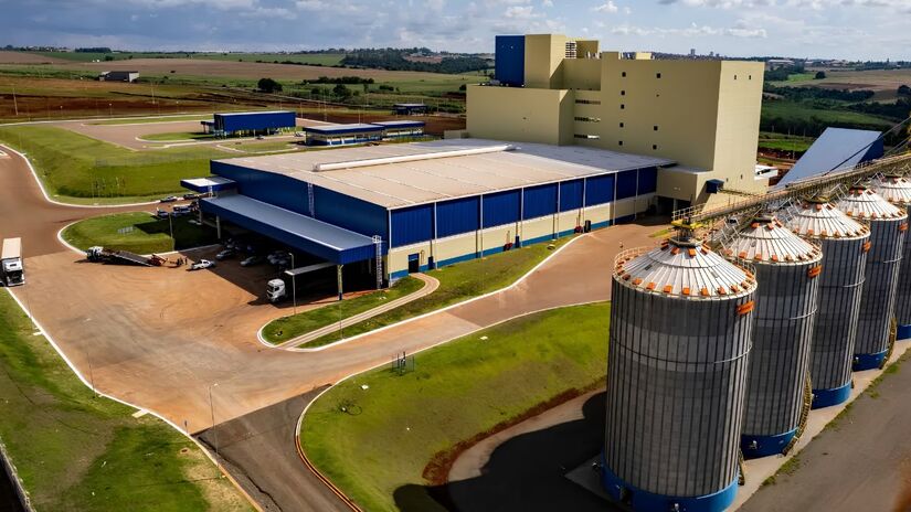 Com cerca de 3 mil colaboradores em suas diversas unidades, a empresa mantém ainda uma Linha Profissional (Rodolfo Gaion/CMTU)