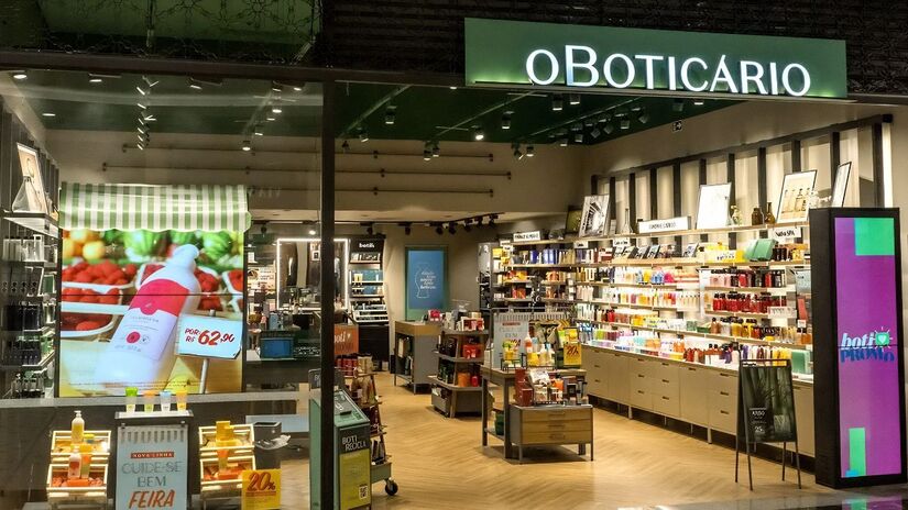 Há oportunidades voltadas para candidatos com ensino médio completo e ensino superior. Entre os cargos oferecidos pelo Grupo Boticário estão Estoquista de Loja, Analista de Qualidade e Assistente de Cobrança. Acesse o link para ver os detalhes da inscrição. (Anália Franco/Divulgação)