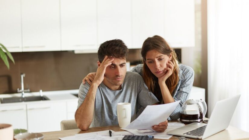 1.Avalie a situação com racionalidade:

Antes de decidir emprestar o nome, entenda quem está pedindo a ajuda, o motivo do pedido e se há um plano real de pagamento. Confiança é importante, mas em casos como esse exige também uma análise financeira e prática/Freepik