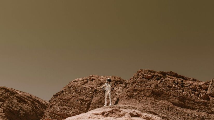 Tudo começou com um asteroide. Em 2015, ao estudar rochas espaciais com trajetórias próximas à Terra e a Marte, Marcelo Souza encontrou a pista que o levaria a calcular um caminho inédito para o planeta vermelho/Freepik