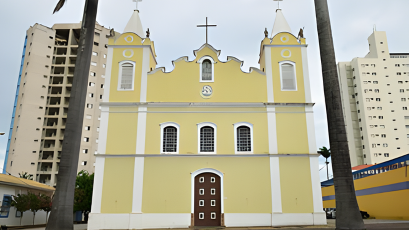 A Igreja Matriz de Nossa Senhora da Candelária é um patrimônio tombado no centro do município de Indaiatuba, com origens no início do século XIX / Reprodução / Prefeitura de Indaiatuba