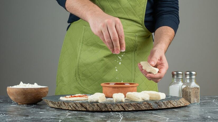 Cérebro em alerta: O equilíbrio do sódio, potássio e magnésio é fundamental para garantir a comunicação eficiente entre os neurônios / Foto: Freepik