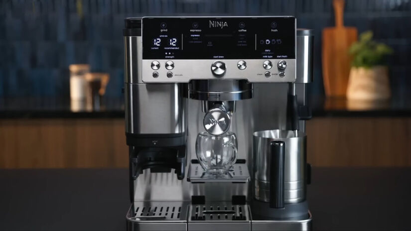 Em vez de ficar restrito a um portfólio fechado de cápsulas compatíveis, o usuário ganha autonomia para experimentar cafés especiais / Reprodução/Youtube