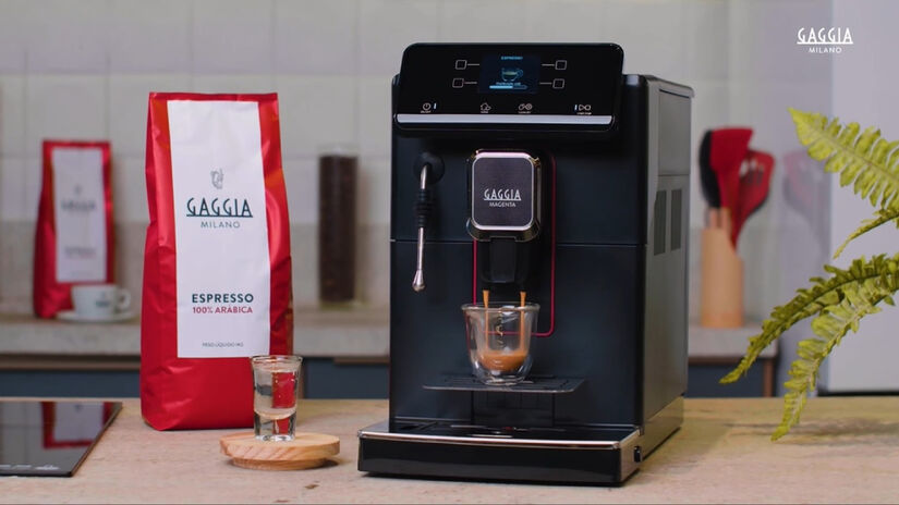 As máquinas que utilizam grãos geram apenas a borra de café como resíduo orgânico / Reprodução/Youtube