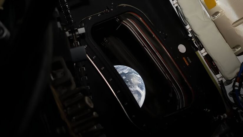 Pela primeira vez em décadas, seres humanos observarão de perto o lado oculto da Lua a bordo da cápsula Orion; entenda os desafios desta jornada de 10 dias que prepara o terreno para o próximo pouso no solo lunar (Nasa/Divulgação)