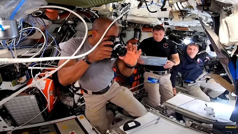 A equipe é formada por quatro astronautas: o comandante Reid Wiseman, o piloto Victor Glover e a especialista Christina Koch (todos da Nasa), além do especialista Jeremy Hansen, da CSA (Agência Espacial Canadense) (Nasa/Divulgação)