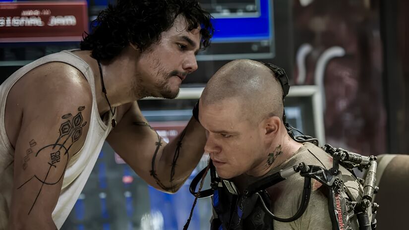Wagner Moura estreou em Hollywood em 2013, na ficção 'Elysium', onde dividiu a cena com Matt Damon (Sony Pictures/Divulgação)