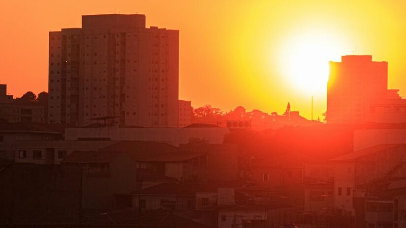 Com a formação do El Niño, regiões do Brasil sofrerão com calor extremo no segundo semestre / Foto de Lucas Pezeta - Pexels