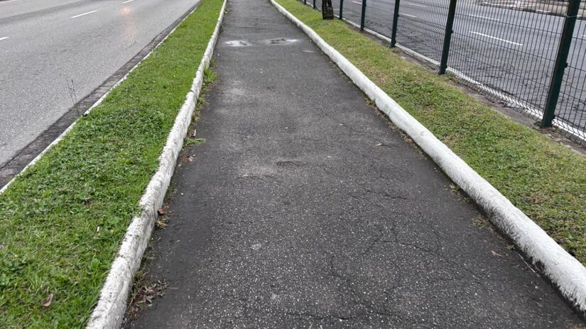 Ciclovia perto do Túnel não segue normas de trânsito/Jonatas Oliveira/DL