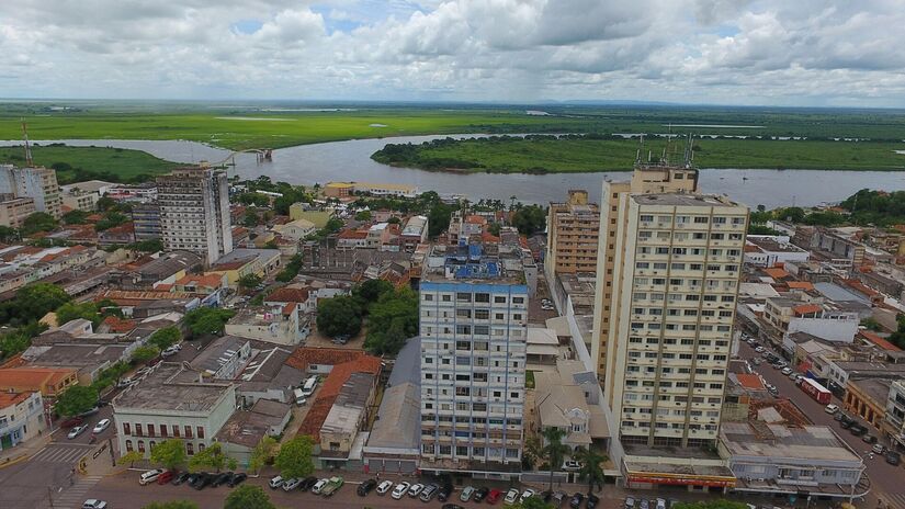 Sendo um dos principais pilares da pecuária do país, Corumbá, cidade do interior do Mato Grosso do Sul, possui o segundo maior rebanho bovino do Brasil / Reprodução / Andrew Mercer / Wikipidea Commons