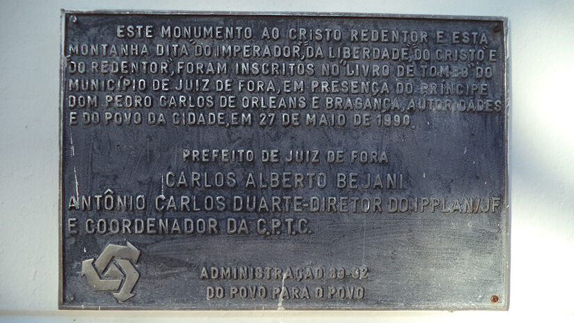 Placa de inauguração do Cristo Redentor de Juiz de Fora (MG) / Foto: Divulgação