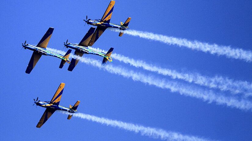 Esquadrilha da Fumaça realiza apresentação com cerca de 50 acrobacias em Itanhaém /Divulgação