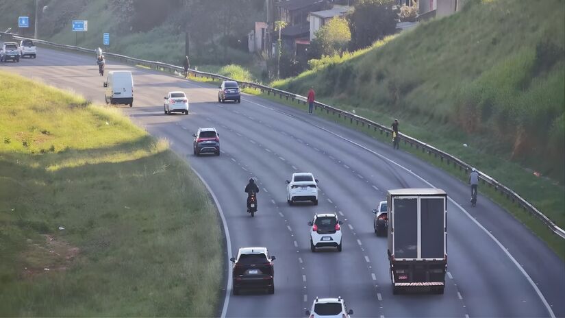 No restante da rodovia, o trânsito segue normal e com condições boas (Ecovias/Reprodução)