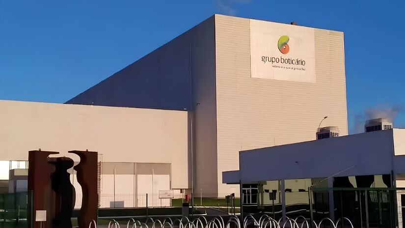 O Grupo Boticário, uma das maiores empresas de beleza do Brasil, abriu vagas em diversas regiões para áreas como comercial, logística e digital. A empresa oferece benefícios como assistência médica, vale-alimentação e previdência privada. (Grupo Boticário/Divulgação)