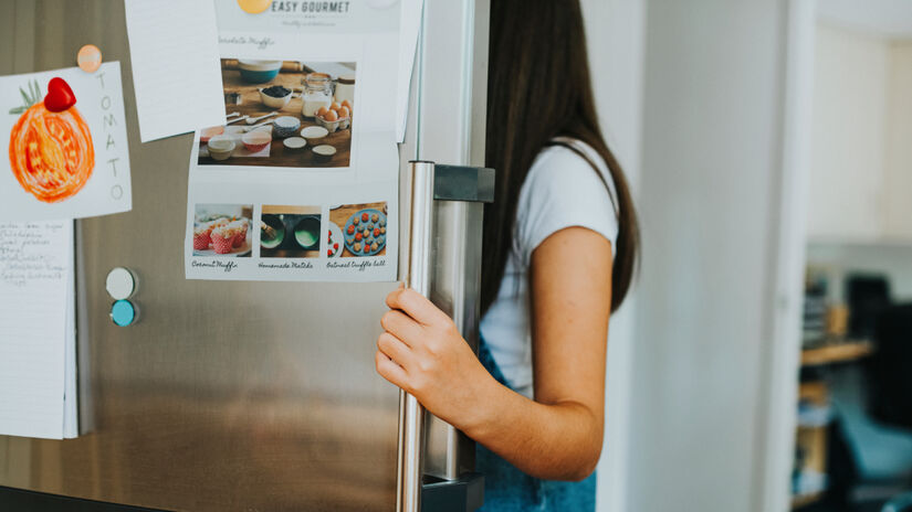 Se o objetivo é reduzir o valor da conta de luz, existem fatores muito mais determinantes do que os ímãs / Freepik/rawpixel.com