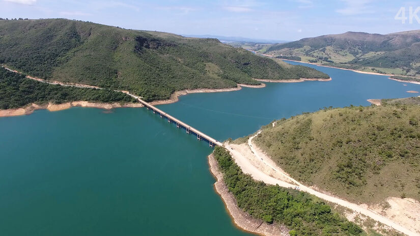 O distrito não conta com serviços como posto de gasolina, farmácia ou agência bancária / Reprodução/YouTube