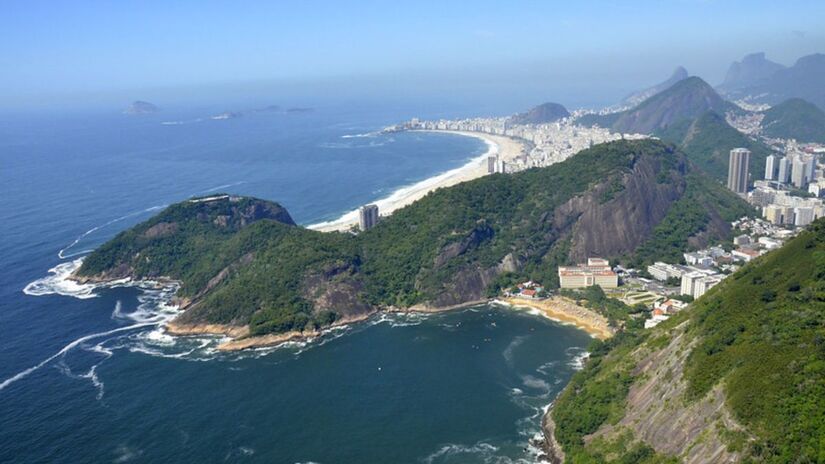 Só que para chegar ao topo do Pão de Açúcar, é possível apenas por meio de um Bodinho, um dos teleféricos mais famosos do mundo (Rio film commission/Divulgação)