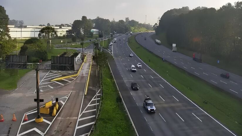 Anchieta, Imigrantes e Ayrton Senna têm trânsito pesado por excesso de veículos na manhã desta terça-feira (7) de tempo aberto (Reprodução/Ecovias)