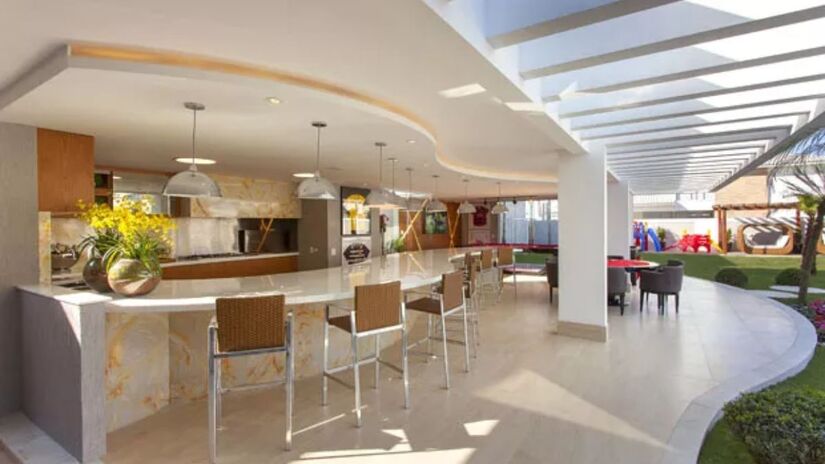 Ambientes amplos e iluminação natural são destaques do projeto /Reprodução