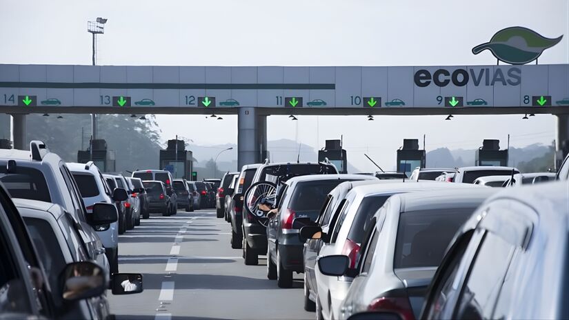 Quem tem TAG paga automático. Sem o adesivo, o motorista deve acessar o app ou site da concessionária e pagar via Pix ou cartão em até 30 dias (Divulgação)