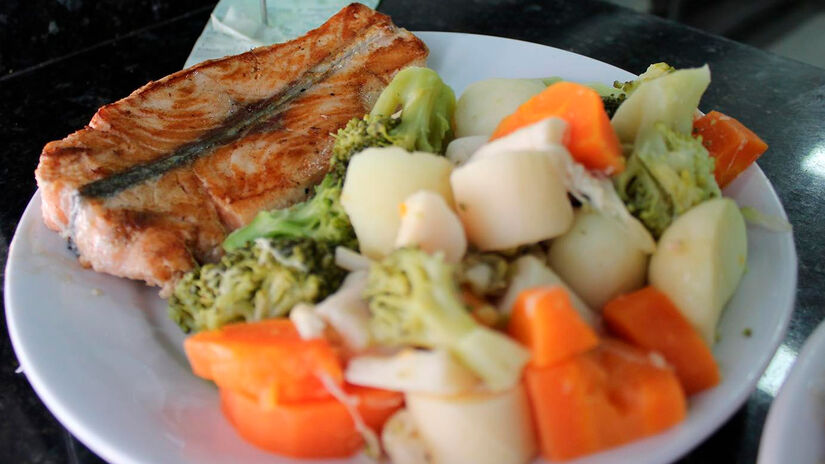 É considerado um dos almoços mais baratos e populares do país Divulgação