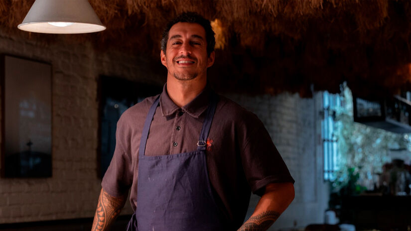 A casa aposta em um ambiente moderno e intimista, que reforça a conexão entre o cliente e a proposta culinária apresentada no prato. Divulgação