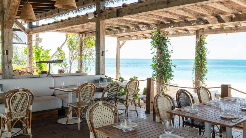 Robert De Niro lidera novo projeto de luxo na Praia Princesa Diana. Com o padr&atilde;o Nobu e mans&otilde;es de at&eacute; US$ 15 milh&otilde;es, Barbuda redefine a exclusividade (Divulga&ccedil;&atilde;o)