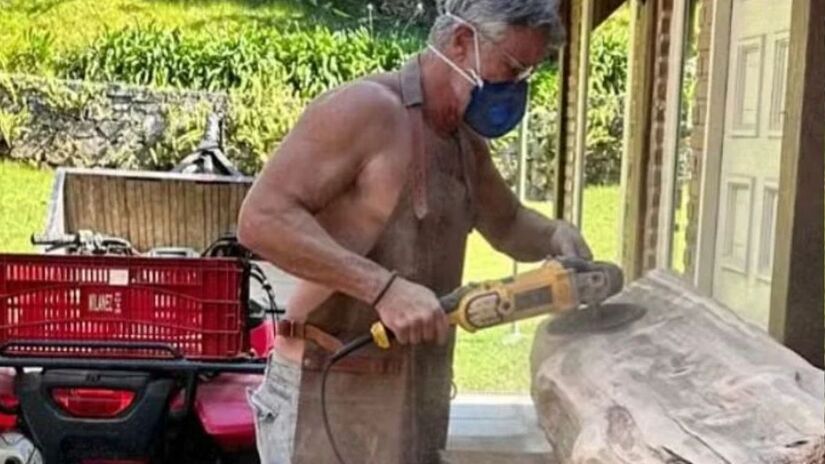 Terreno possui nascente de água aproveitada em estruturas do sítio /Reprodução