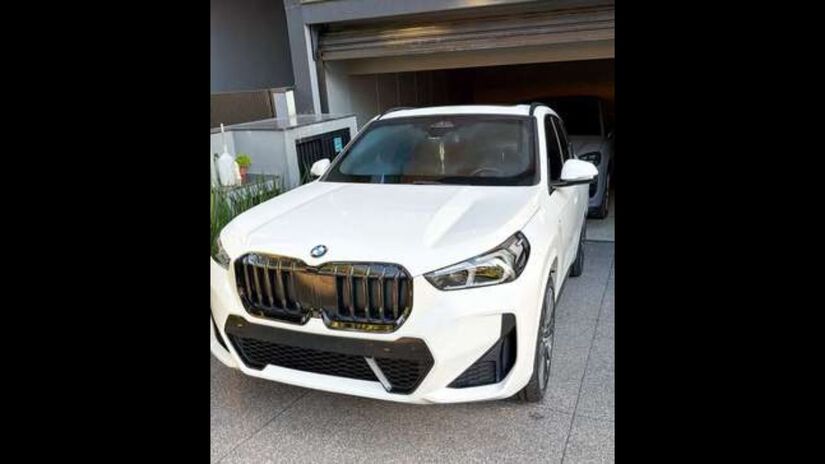 Veículo da marca BMW avaliado em mais de R$600 mil é preso pela PM / Divulgação Polícia Federal